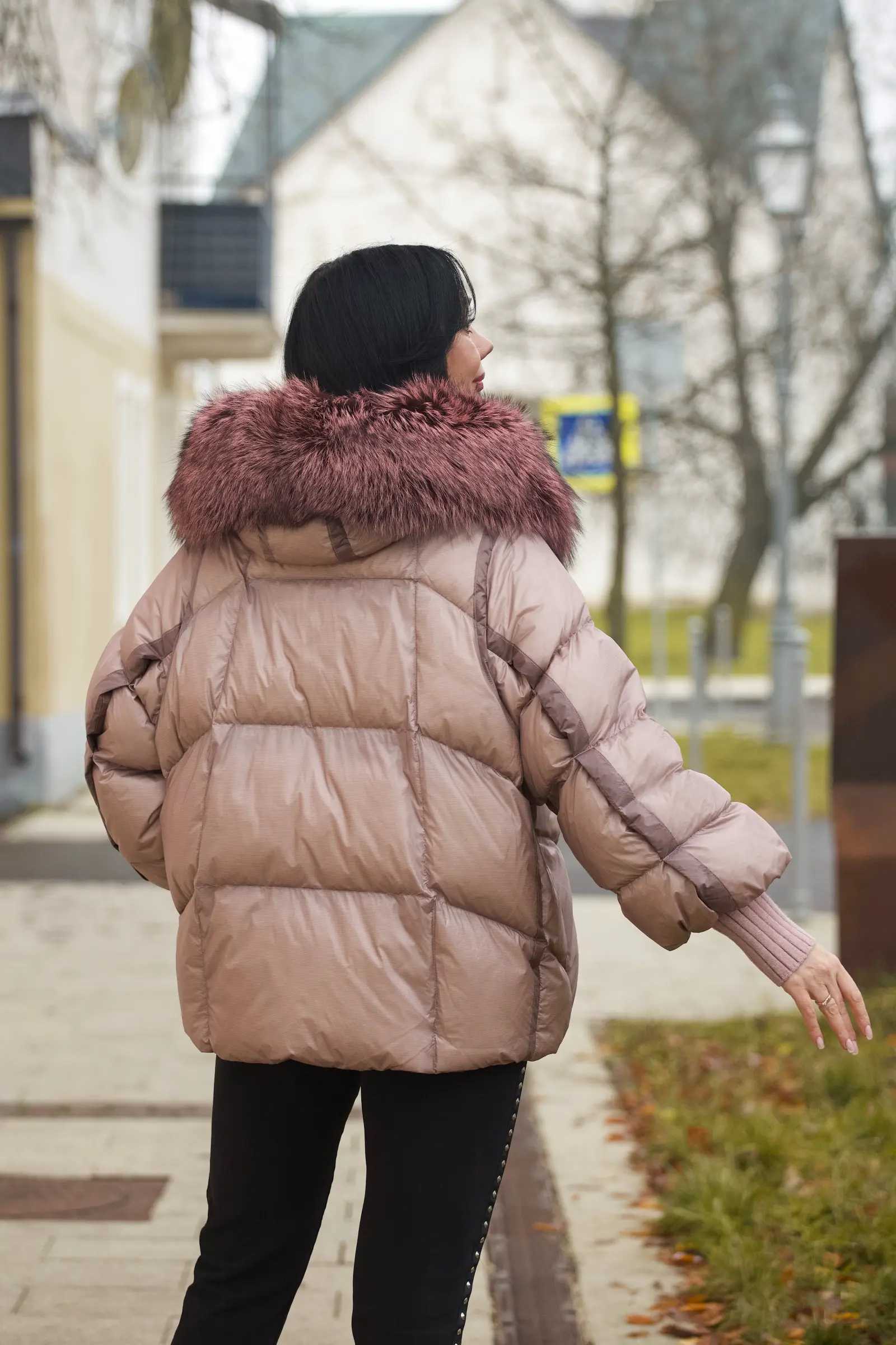 Купить пуховик с мехом чернобурой лисы IZOLDA