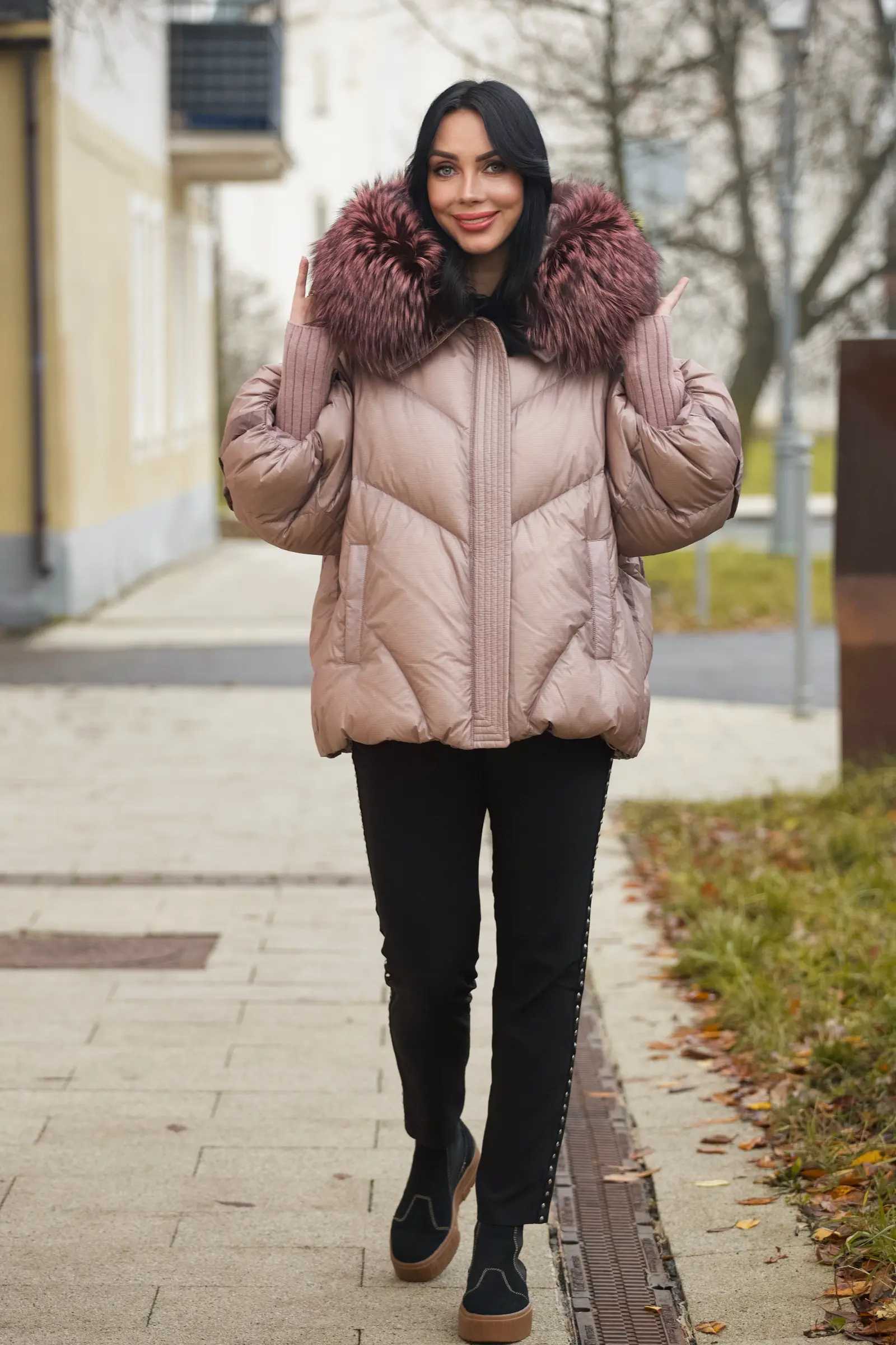 Купить пуховик с мехом чернобурой лисы IZOLDA