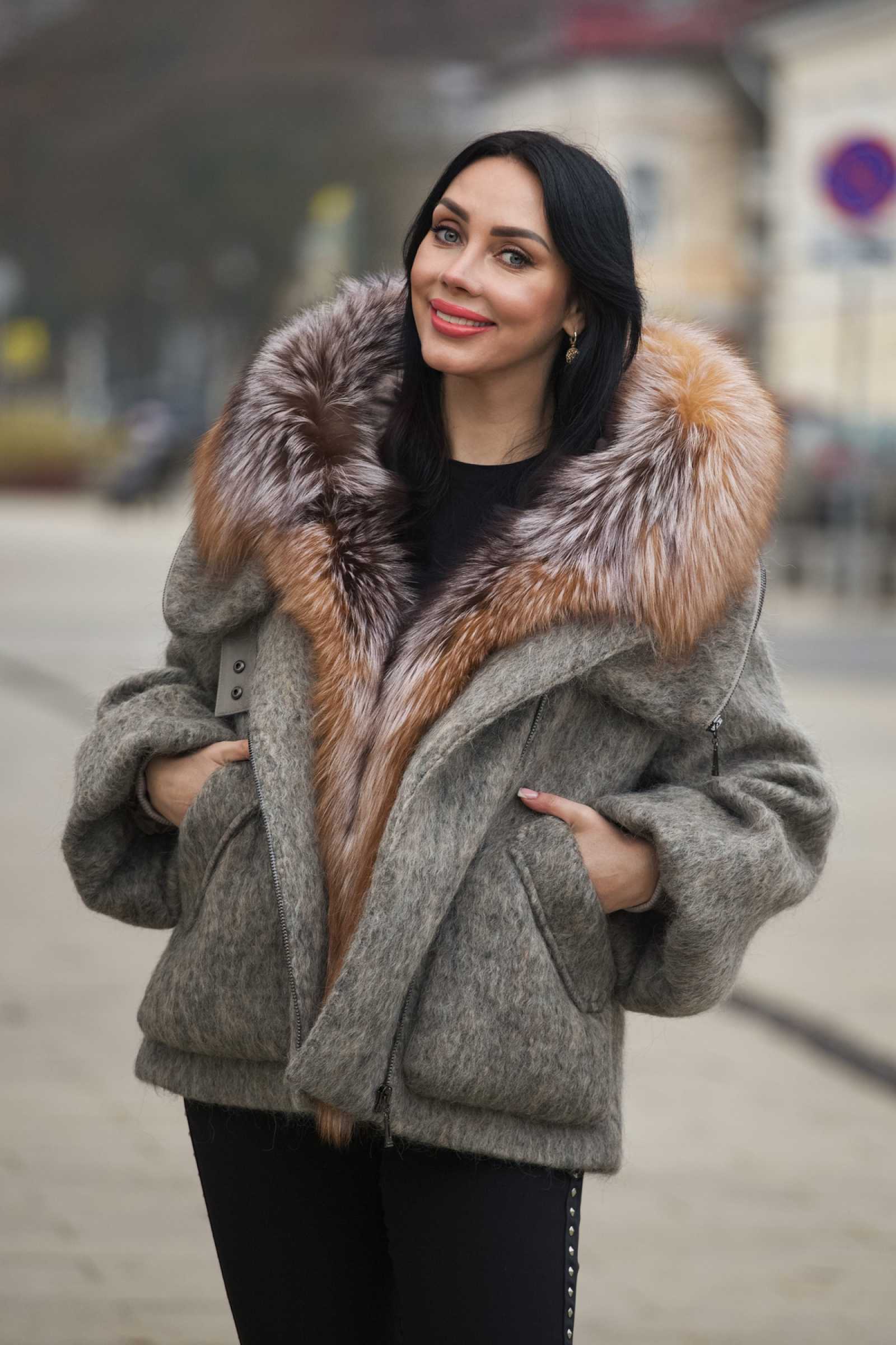 Купить пуховик с мехом чернобурой лисы MARIANNA