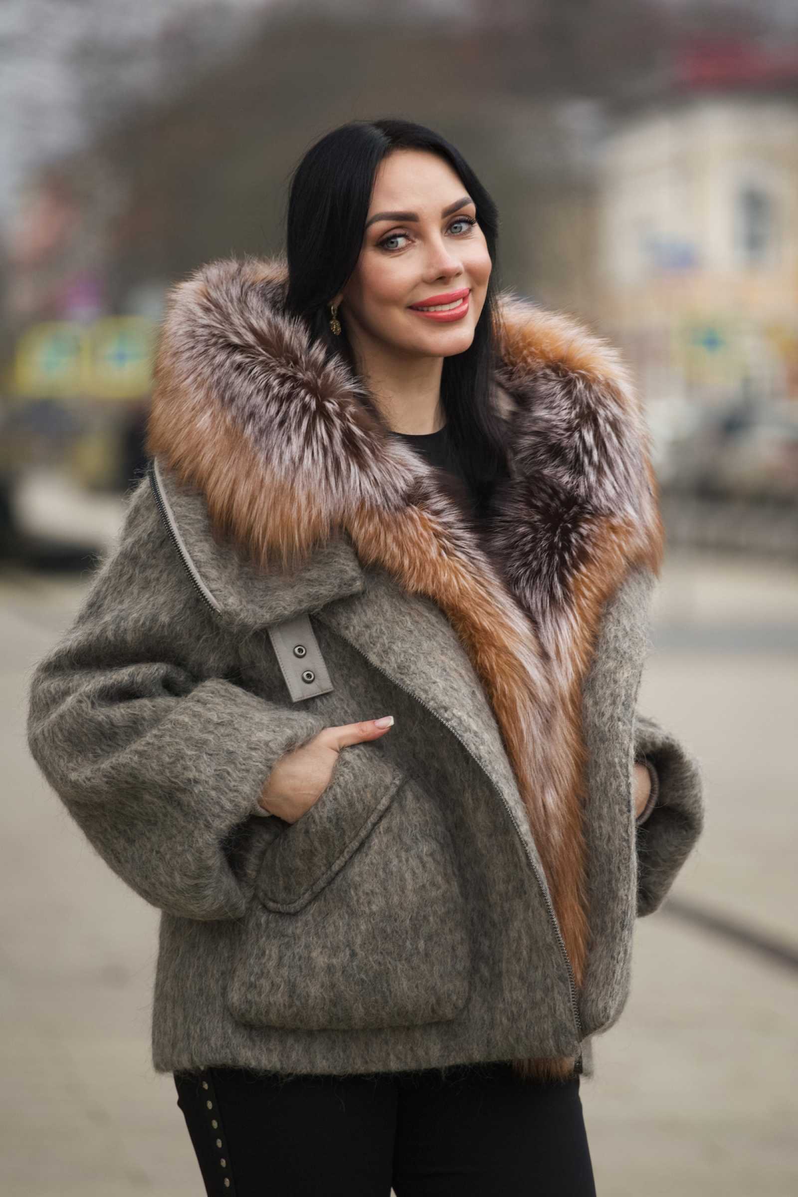 Купить пуховик с мехом чернобурой лисы MARIANNA