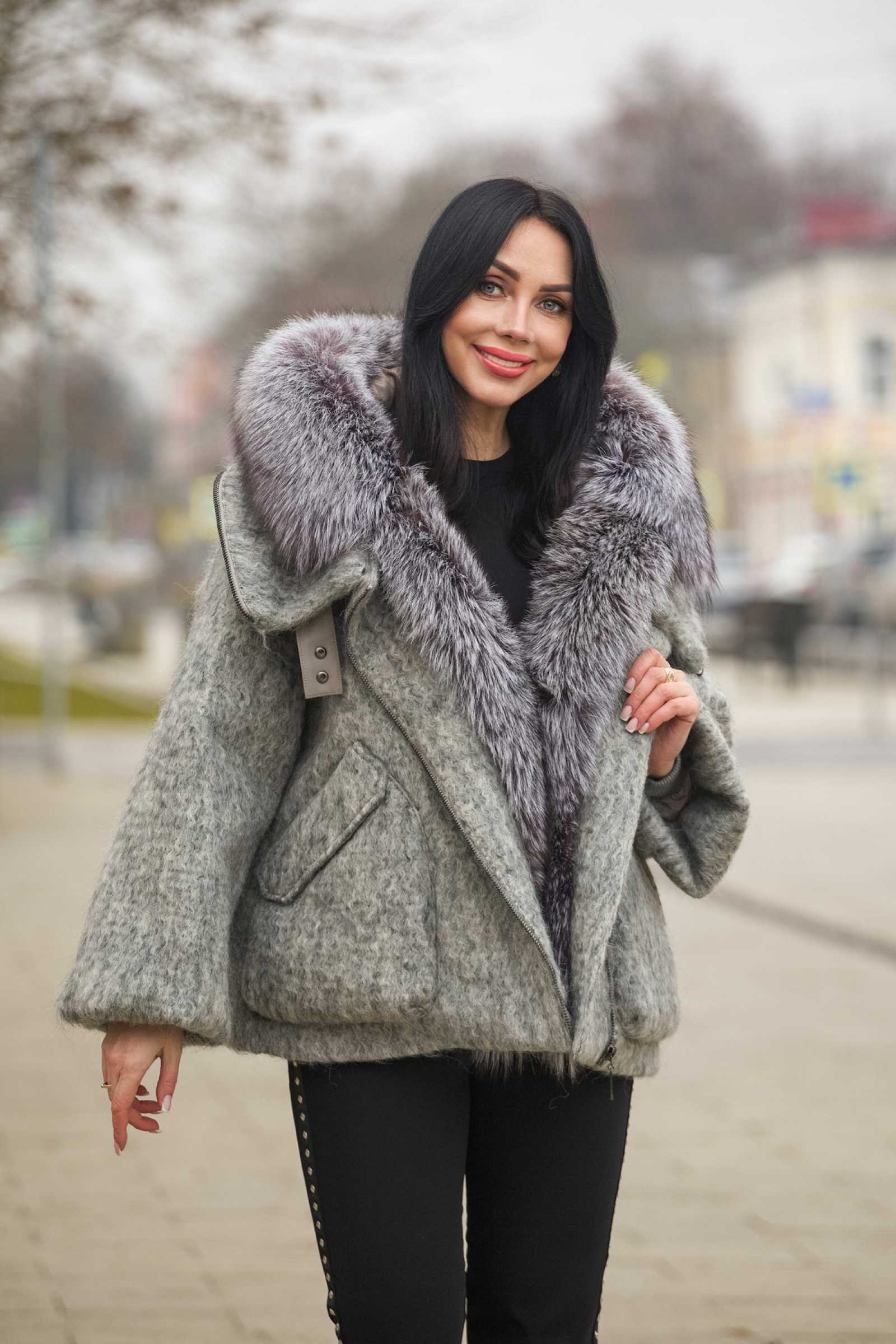 Купить пуховик с мехом чернобурой лисы MARIANNA