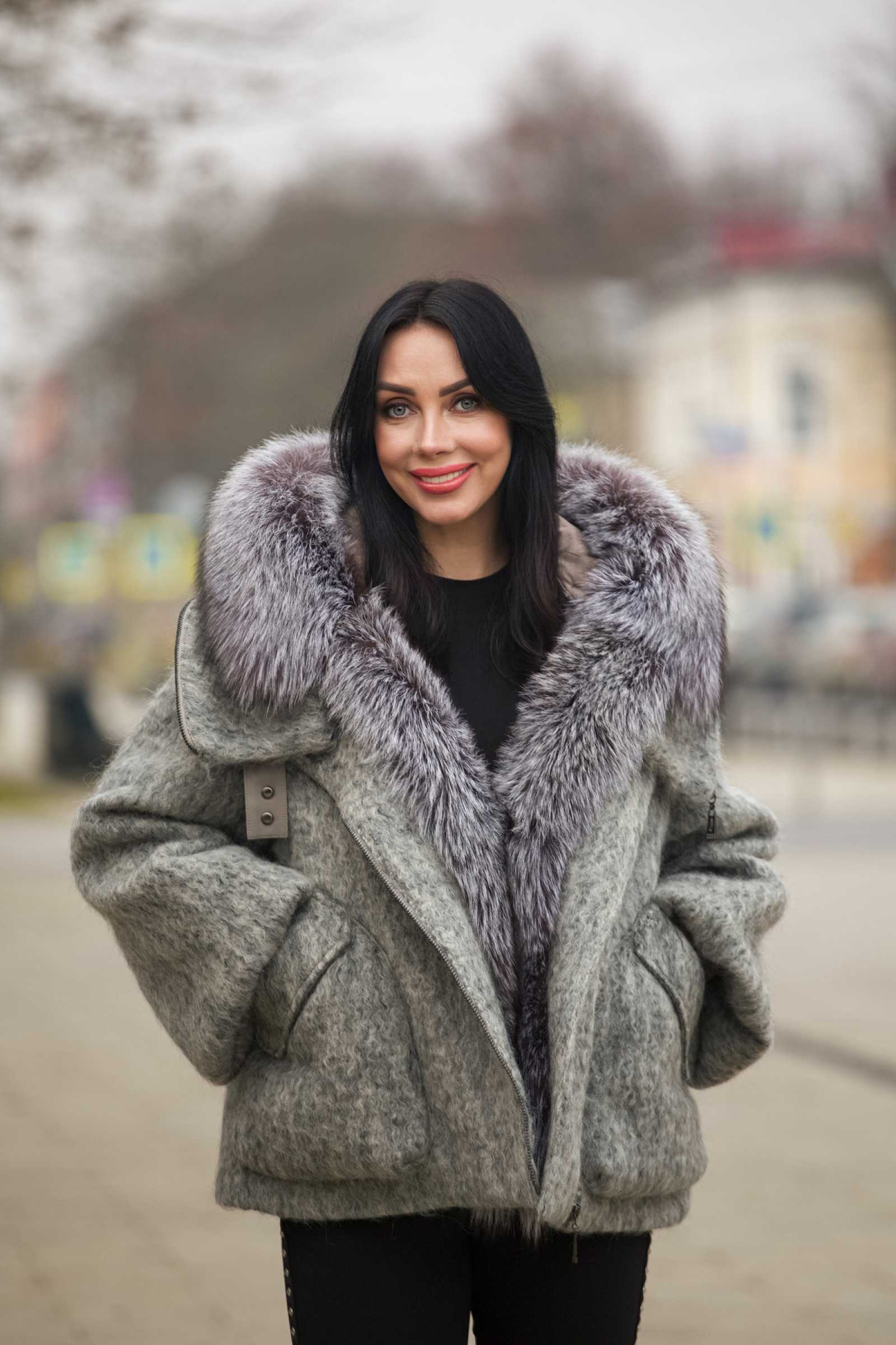 Купить пуховик с мехом чернобурой лисы MARIANNA