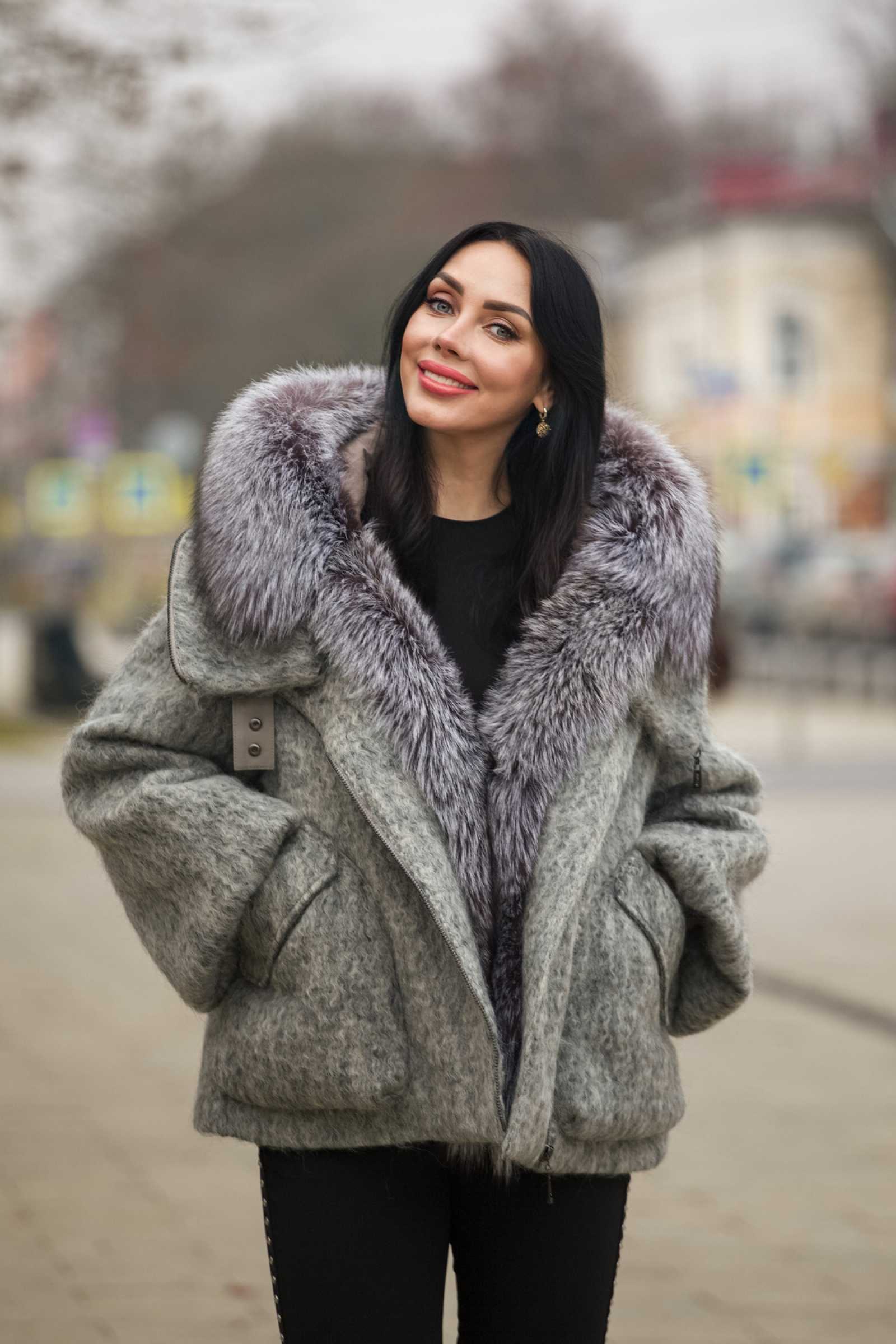 Купить пуховик с мехом чернобурой лисы MARIANNA