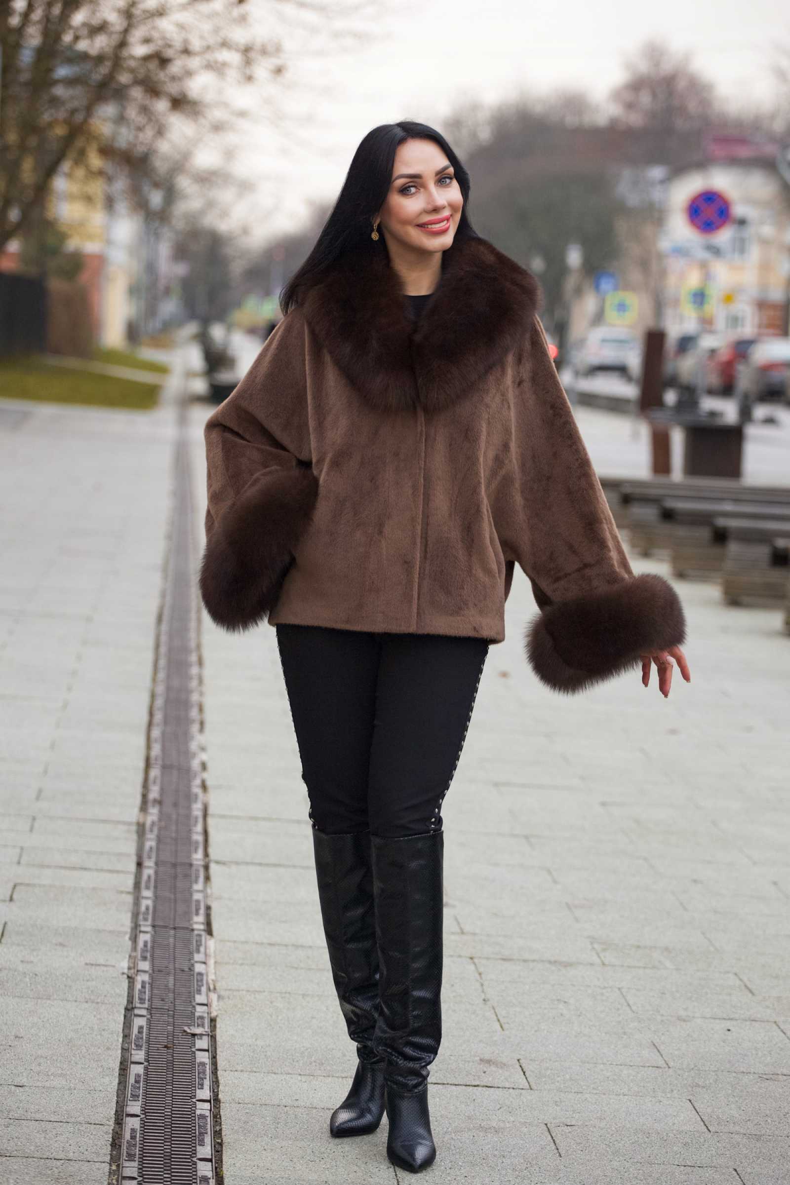 Пальто из шерсти с мехом финского песца AGATA цвет коричневый