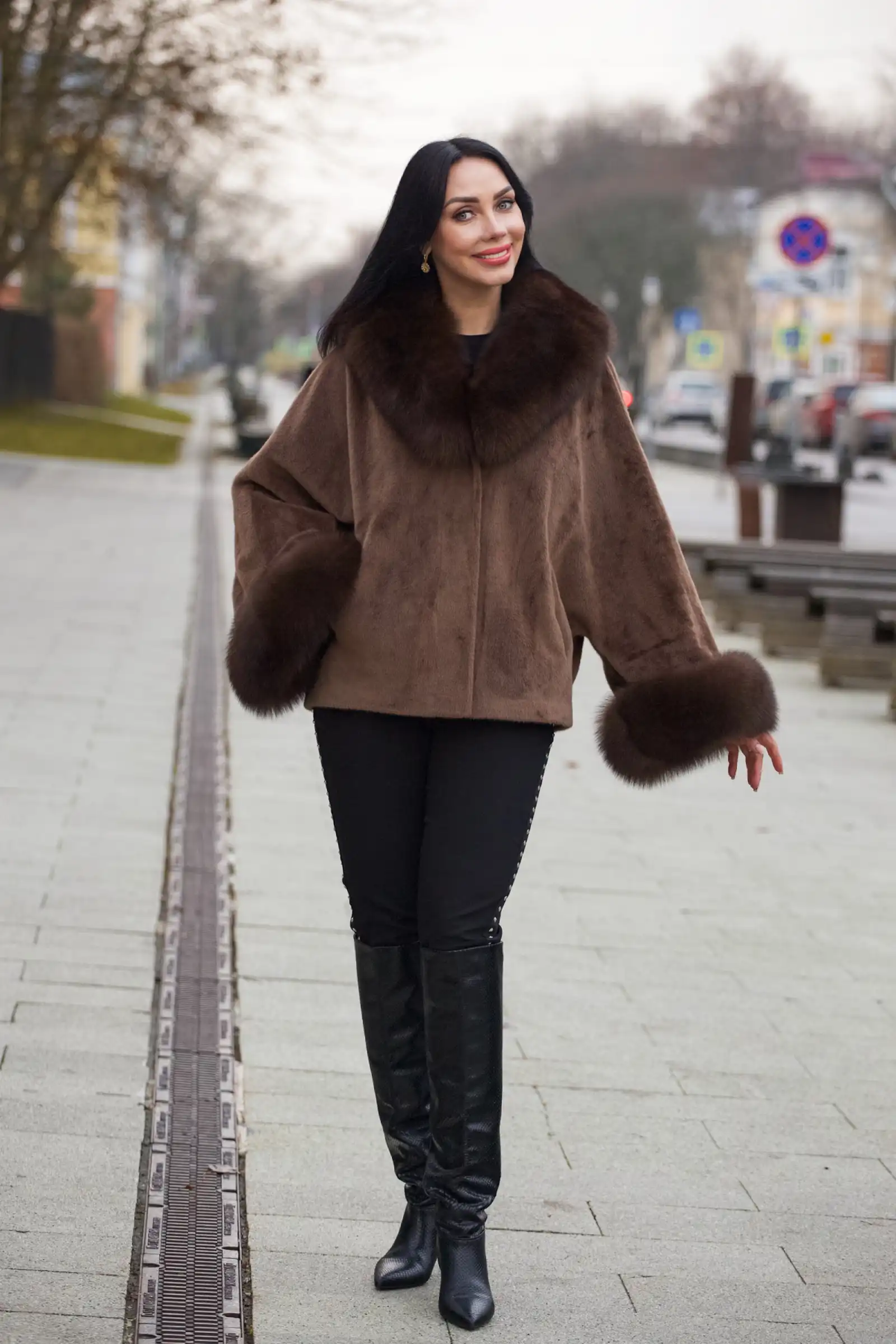 Пальто из шерсти с мехом финского песца AGATA