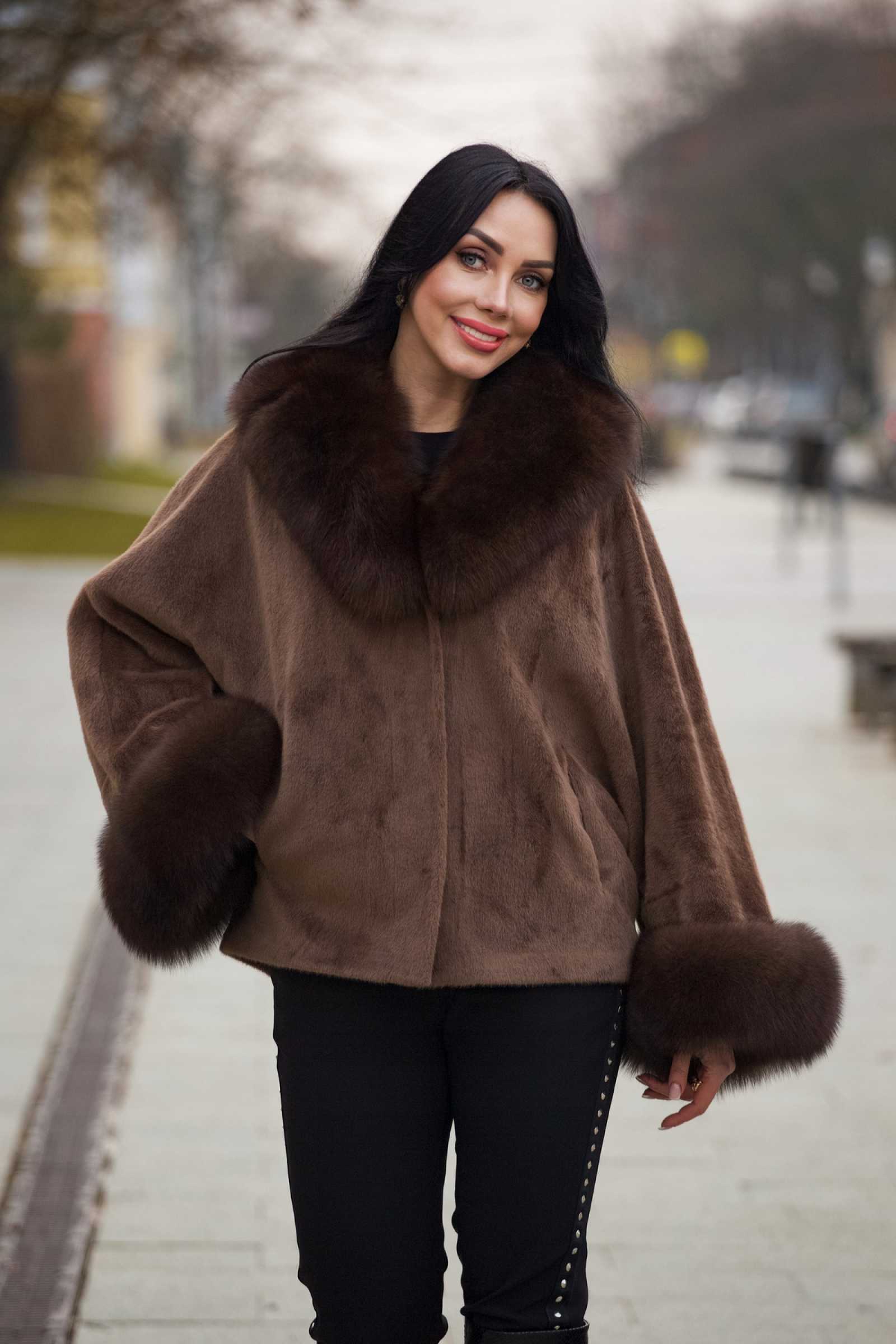 Купить пальто из шерсти с мехом финского песца AGATA