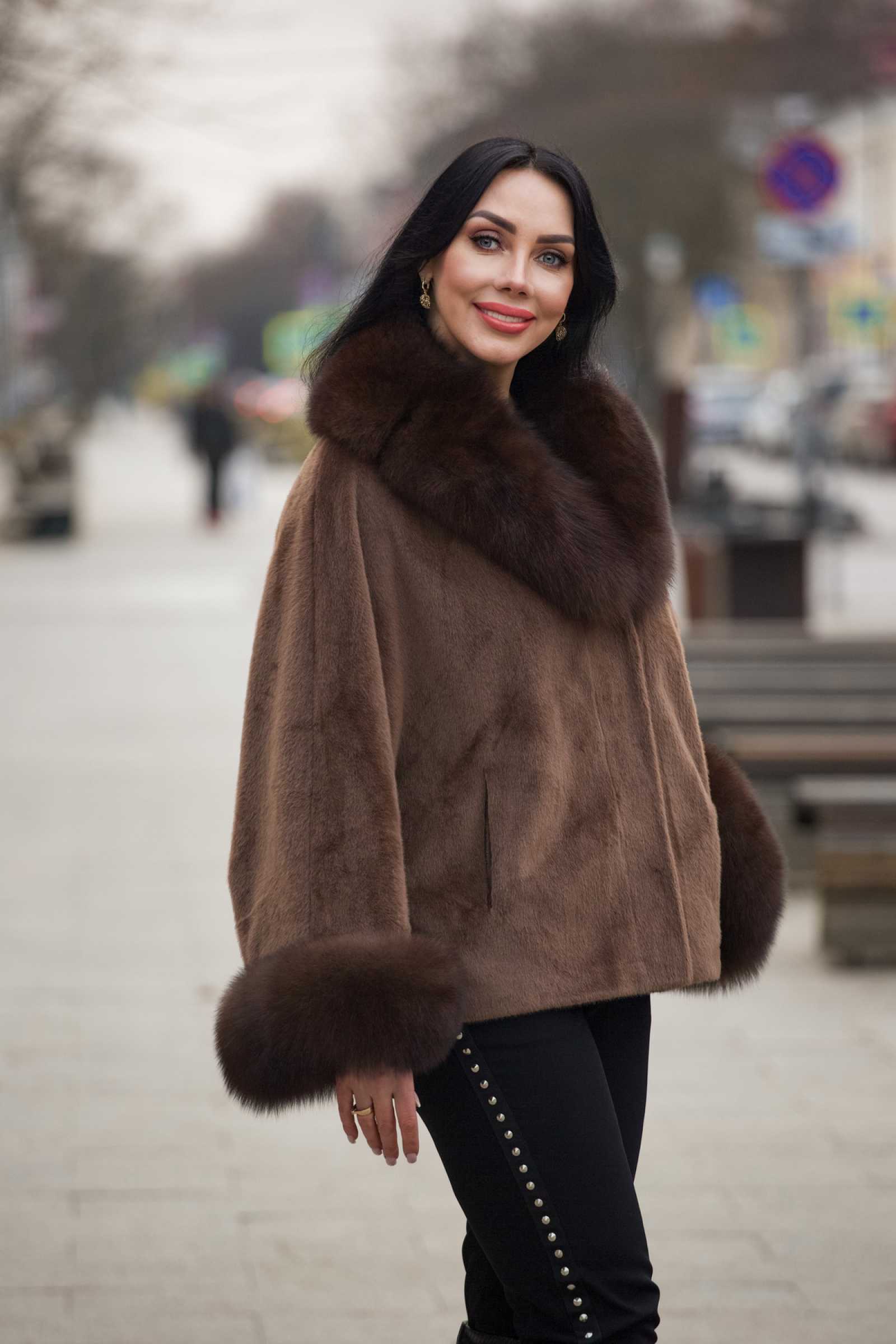 Купить пальто из шерсти с мехом финского песца AGATA