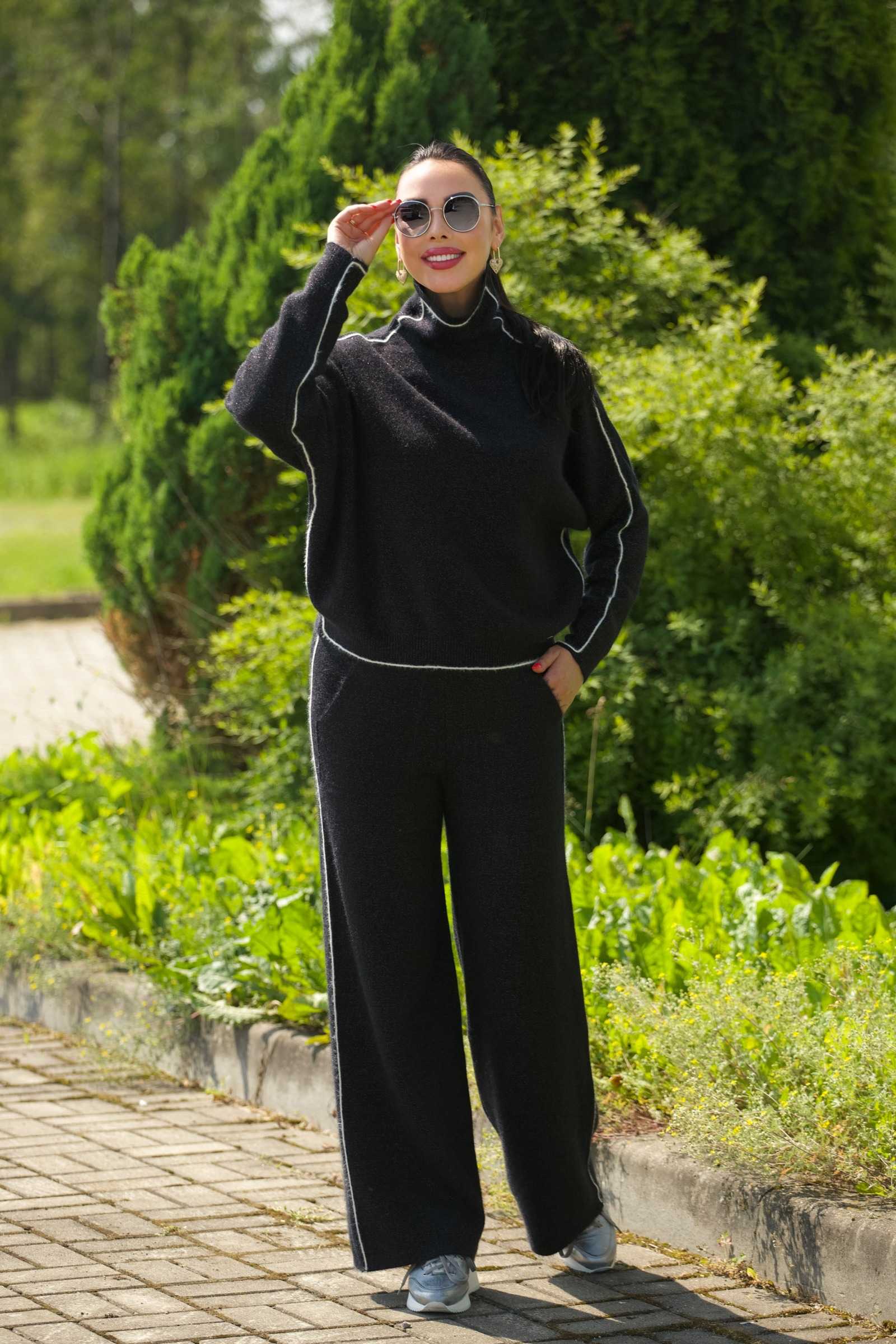 Купить костюм с брюками SERIANNO