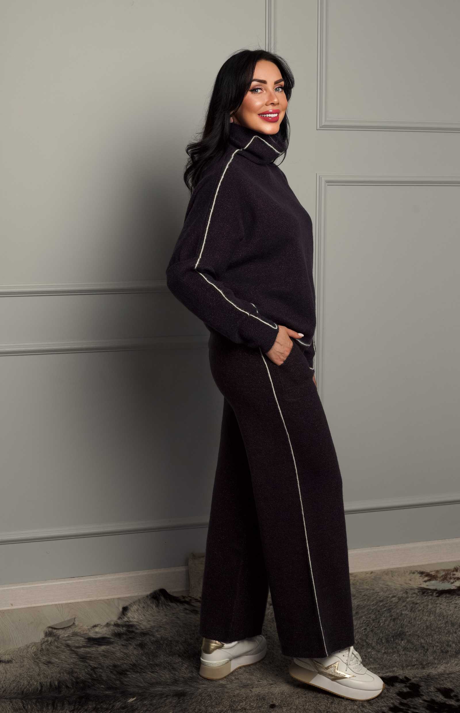 Купить костюм с брюками SERIANNO