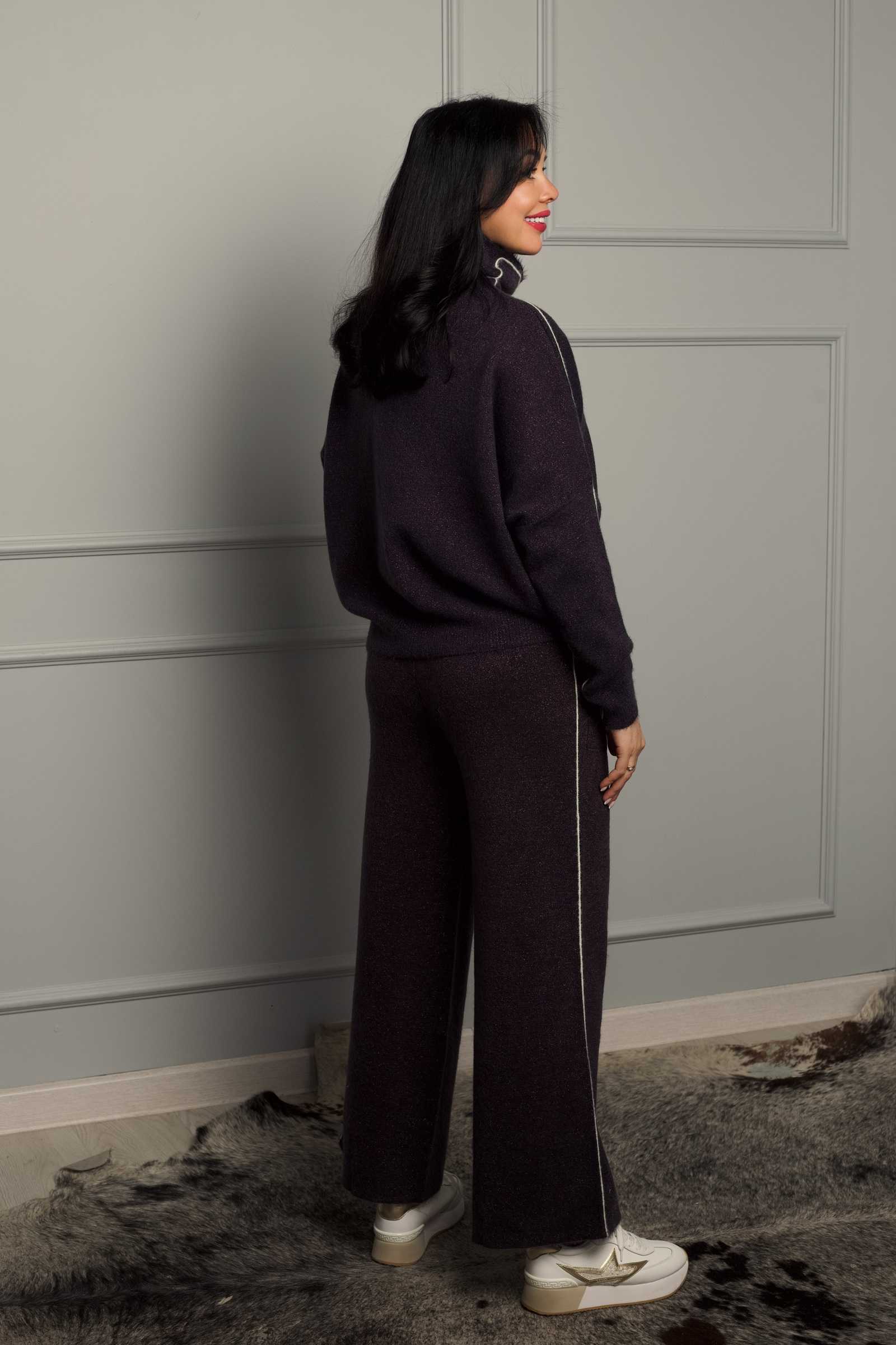 Купить костюм с брюками SERIANNO