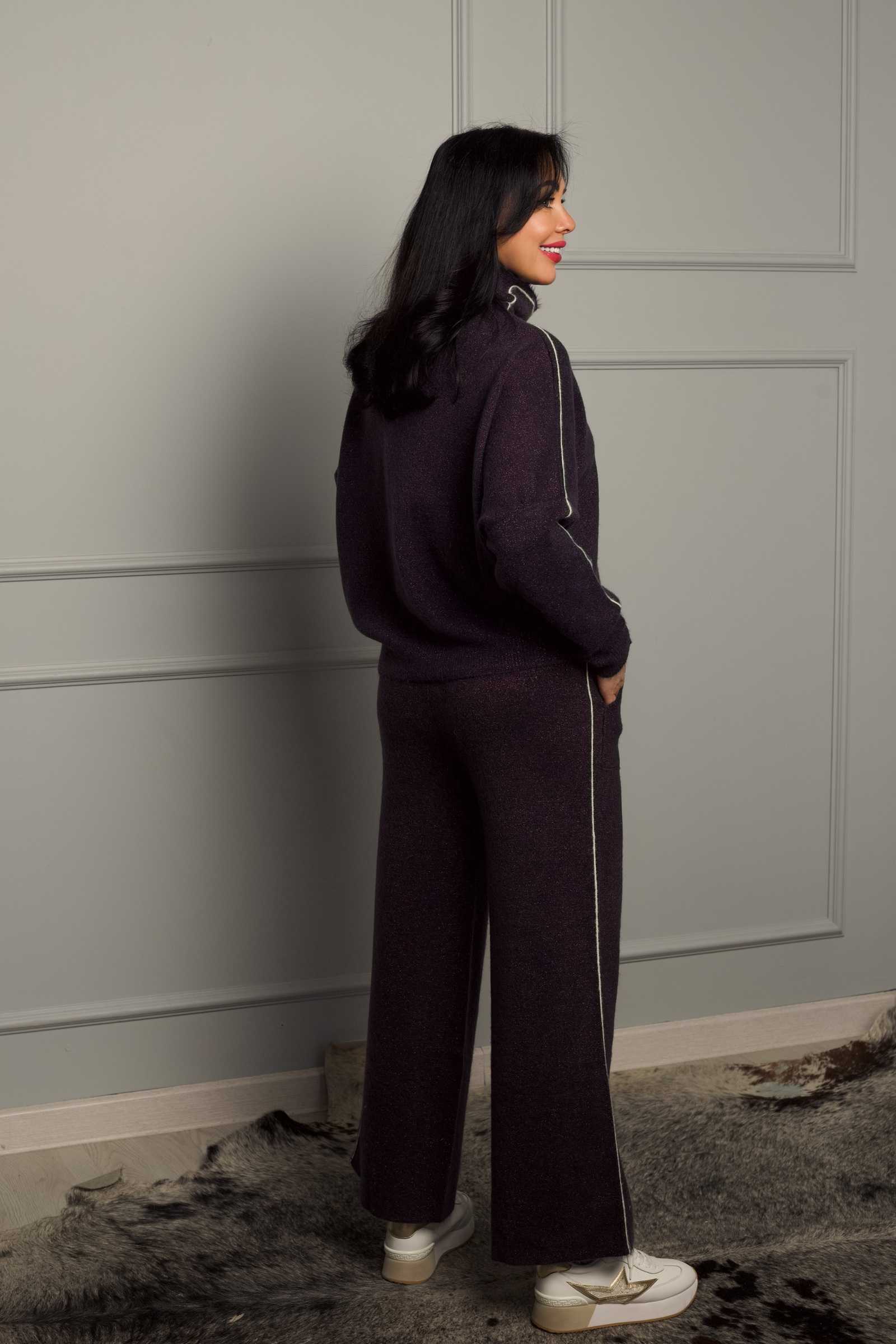 Купить костюм с брюками SERIANNO