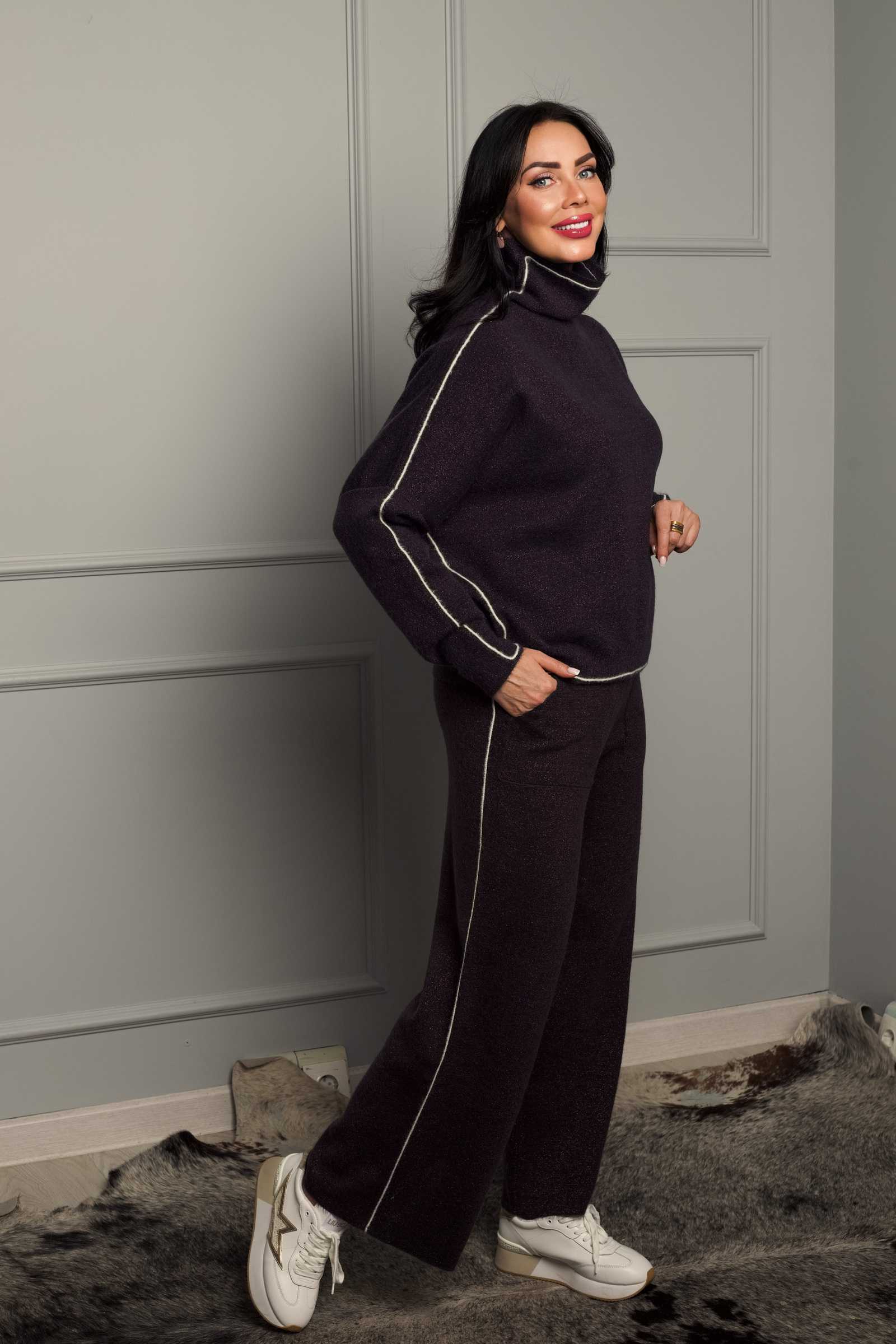 Купить костюм с брюками SERIANNO