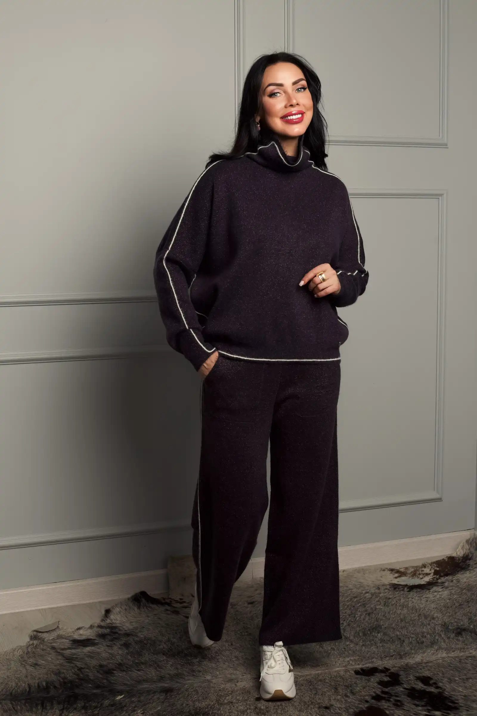 Костюм с брюками SERIANNO