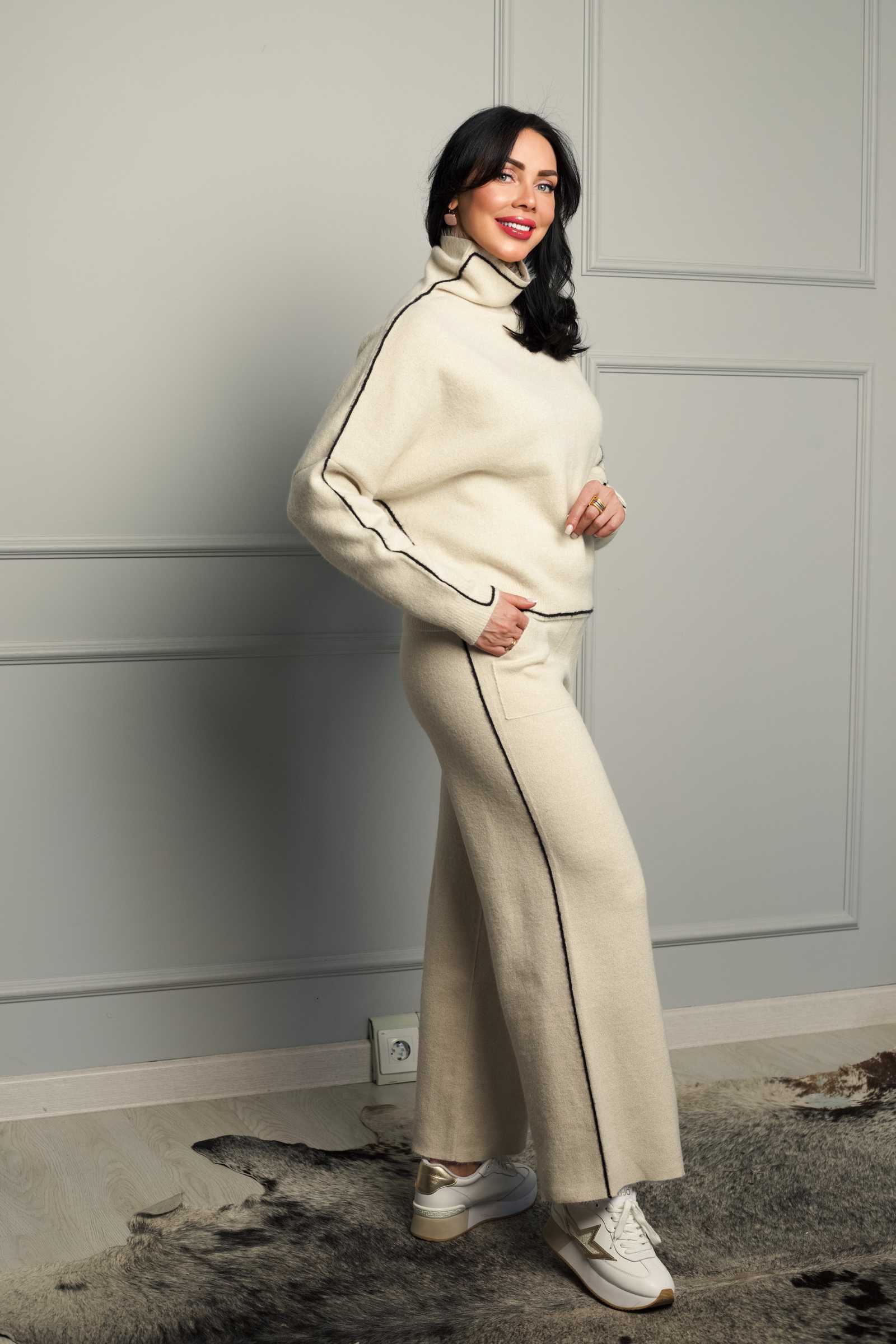 Купить костюм с брюками SERIANNO