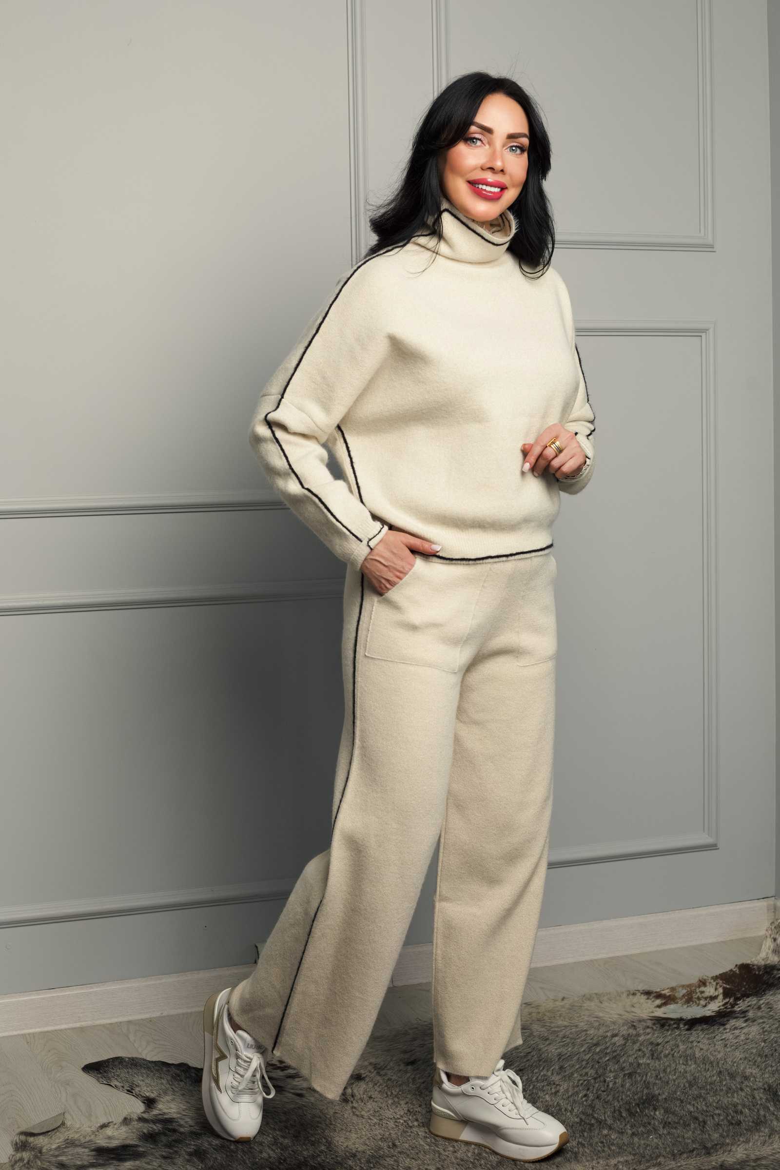 Купить костюм с брюками SERIANNO