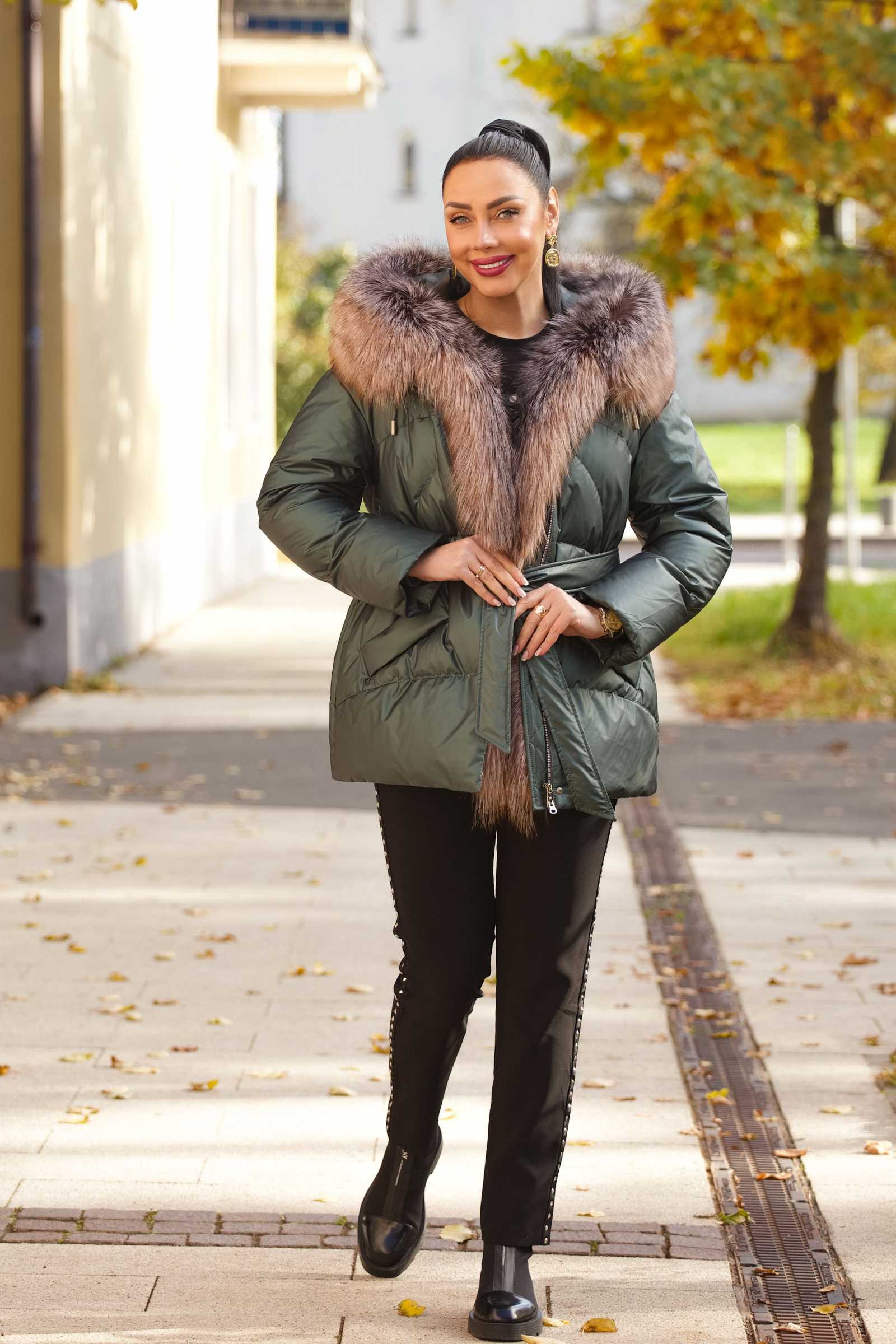 Купить пуховик c мехом чернобурки BRITA