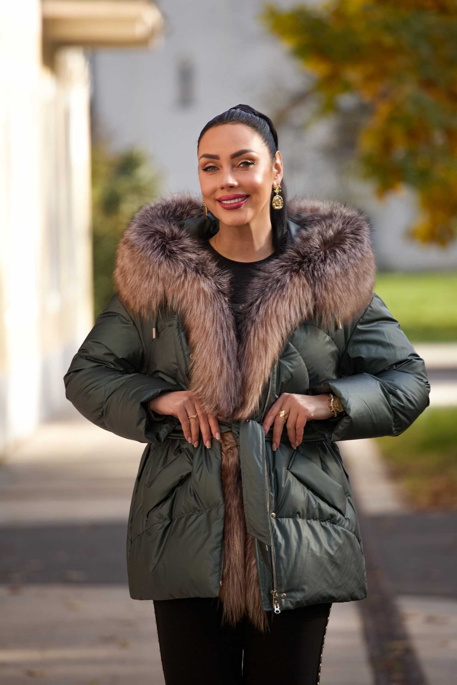 Купить пуховик c мехом чернобурки BRITA