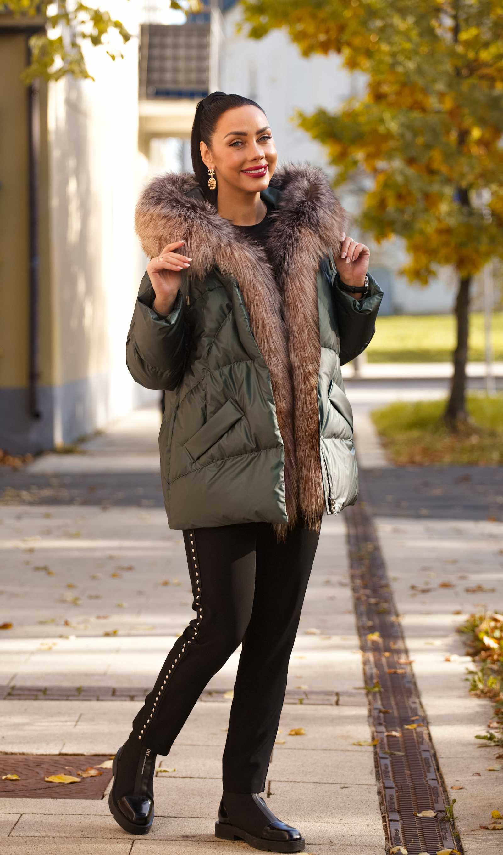 Купить пуховик c мехом чернобурки BRITA