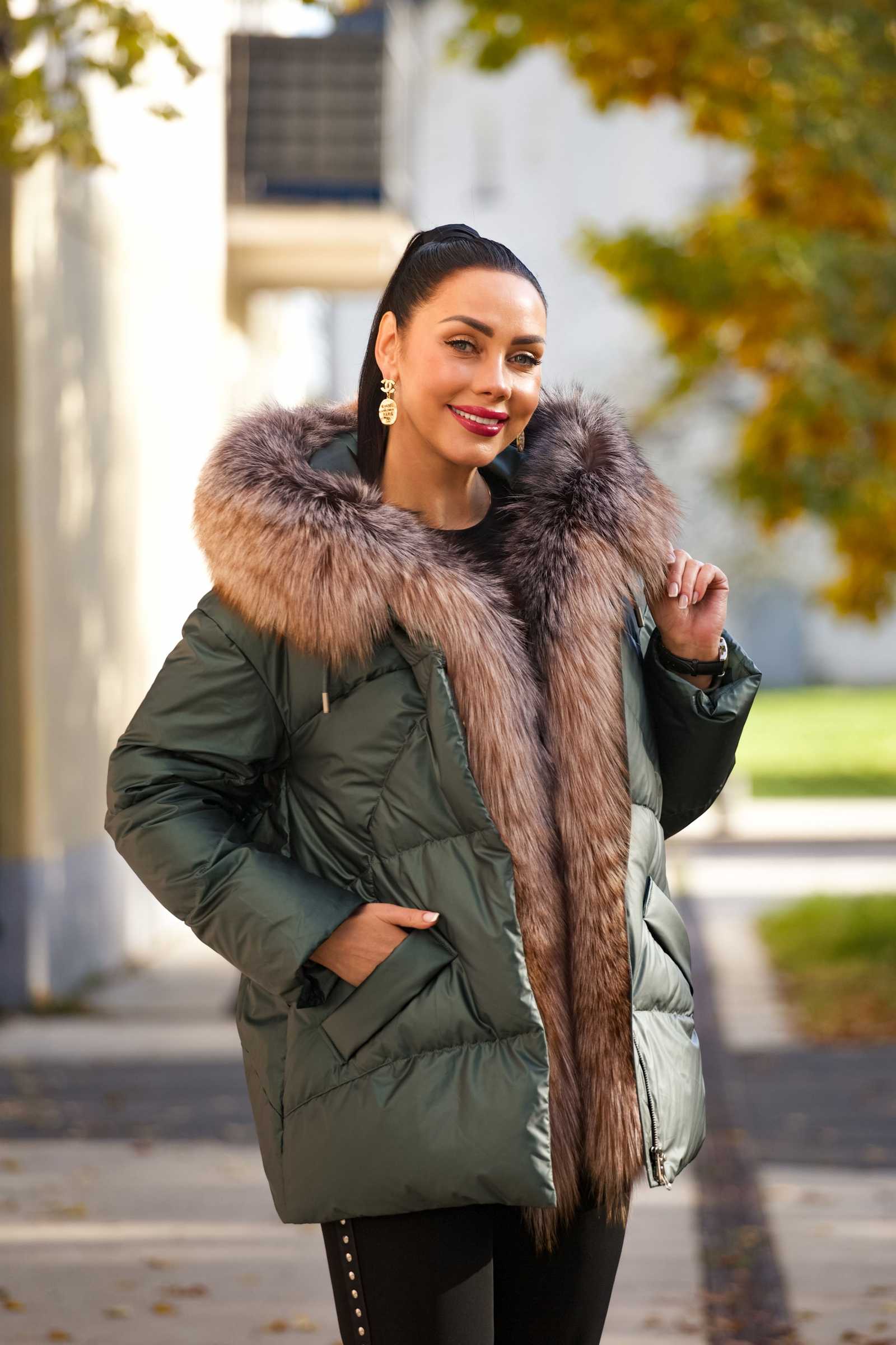 Купить пуховик c мехом чернобурки BRITA