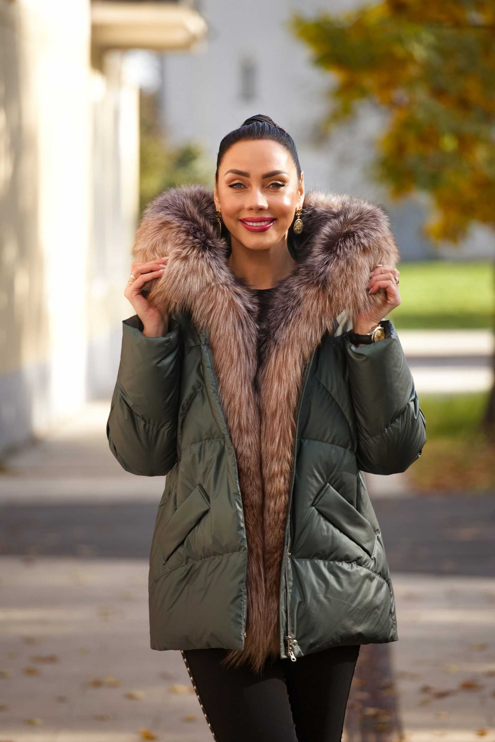 Купить пуховик c мехом чернобурки BRITA