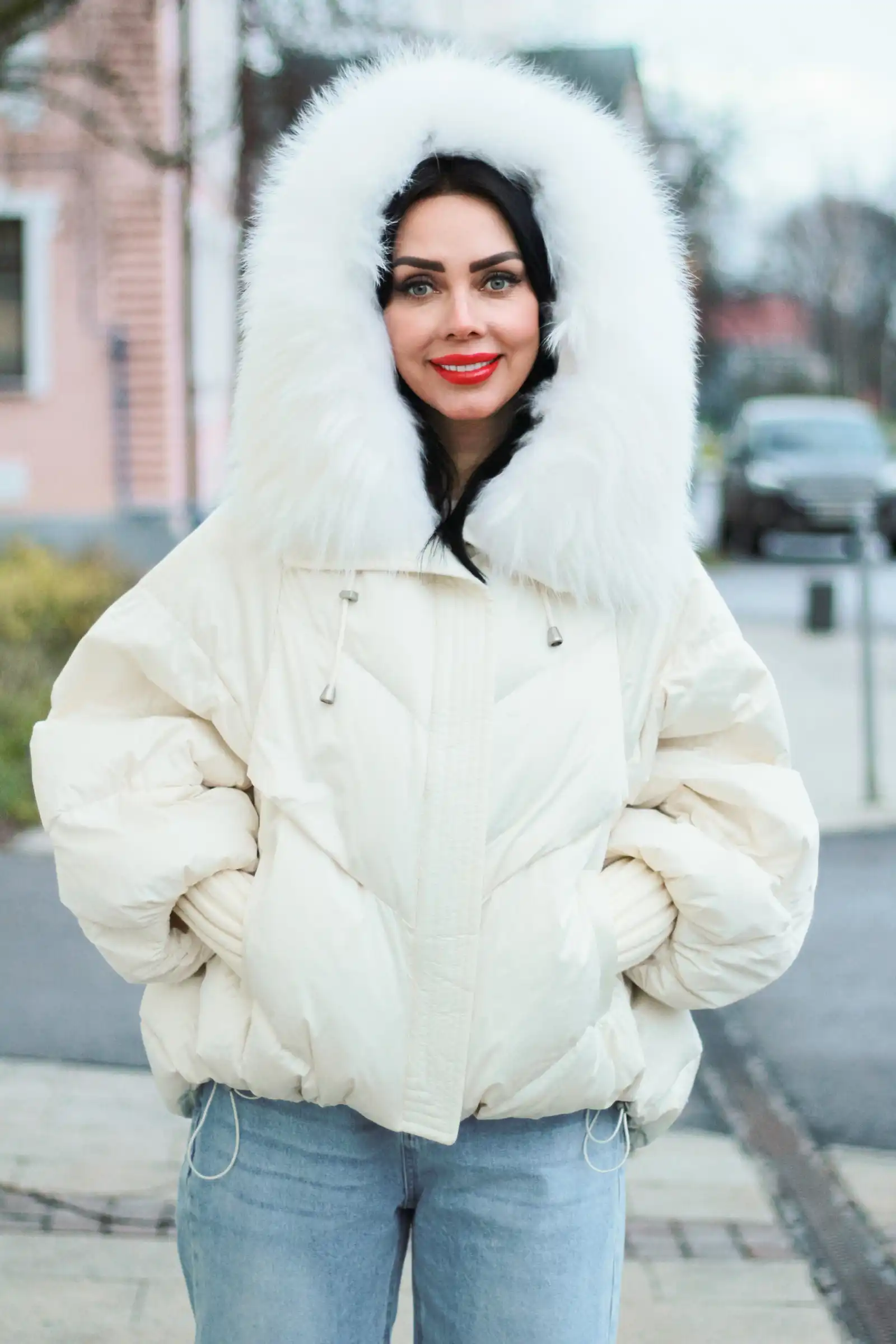 Пуховик c мехом финского енота IZZI