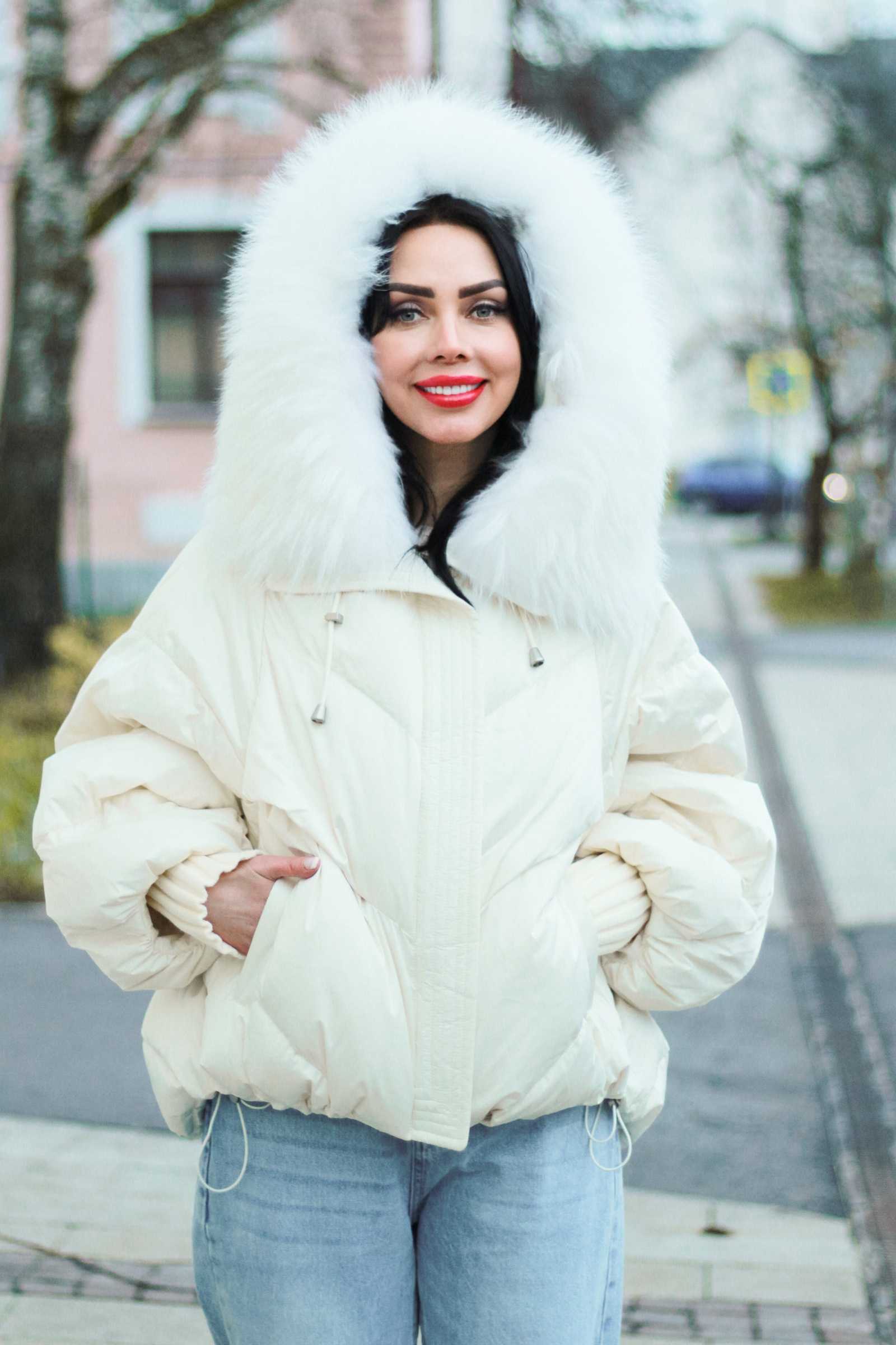 Купить пуховик c мехом финского енота IZZI