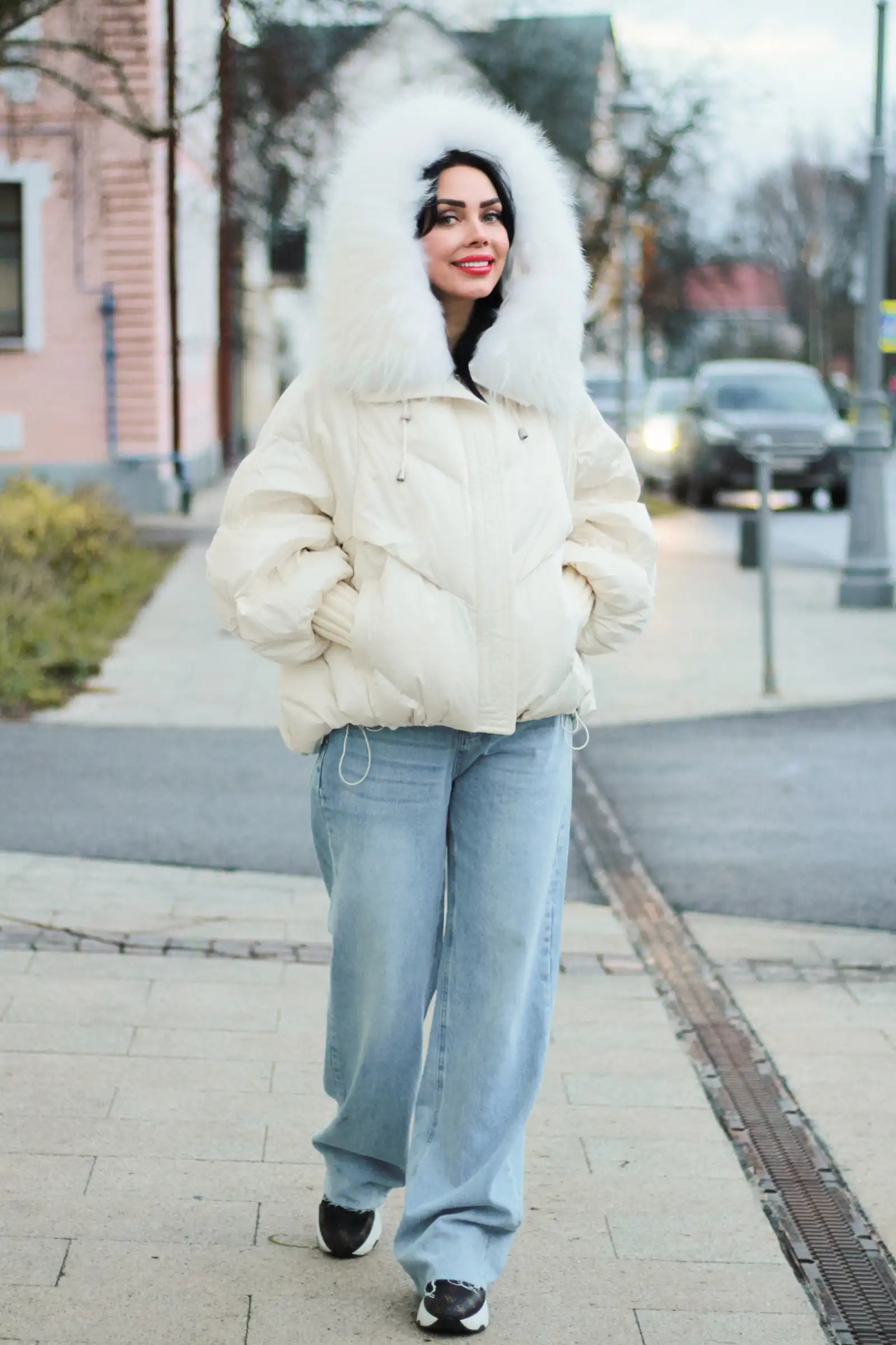 Пуховик c мехом финского енота IZZI